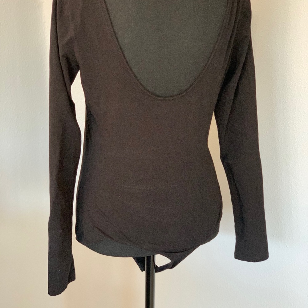 Guess logo bodysuit, size Large. - Picture 6 of 10
